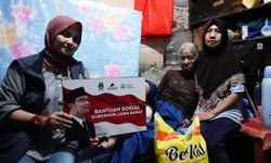 JQR Bantu Tukang Bubur yang Rawat Nenek 70 Tahun