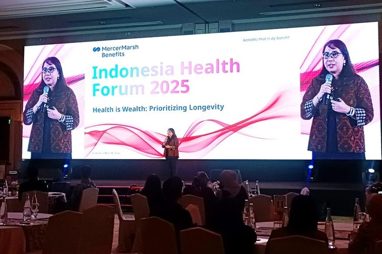 Country Leader Mercer Marsh Benefits Indonesia, Astrid Suryapranata dalam gelaran Indonesia Health Forum 2025 yang bertajuk Health is Wealth: Prioritising Longevity yang diselenggarakan oleh Mercer Marsh Benefits Indonesia di Hotel Shangri-La Jakarta, Kamis (9/10/2025).