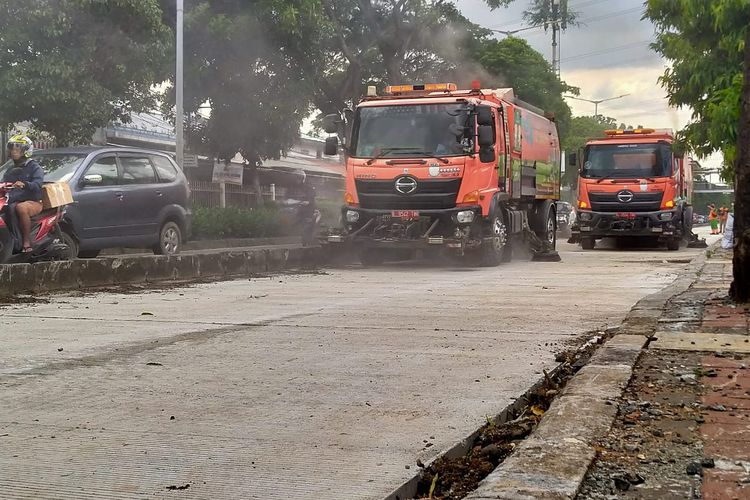 Pengerjaan saluran air di Jalan I Gusti Ngurah Rai, Klender, Duren Sawit, Jakarta Timur, rampung.