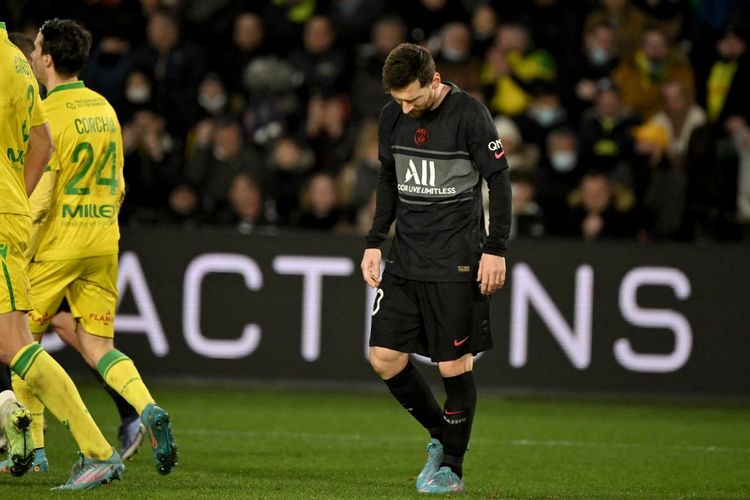 Megabintang Lionel Messi dalam pertandingan Nantes vs PSG pada lanjutan Liga Prancis di Stade de la Beaujoire, Minggu (20/2/2022) dini hari WIB. 