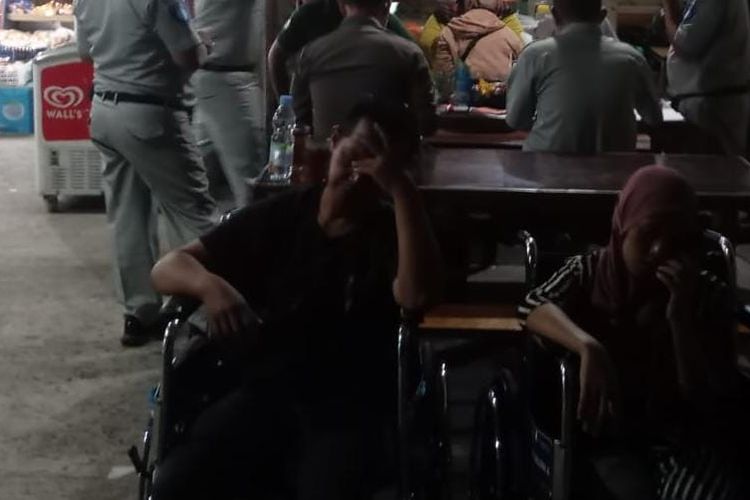 Amin dan istrinya saat ditemui di RS Abdul Radjak Purwakarta, Jawa Barat, Jumat (15/12/2023)