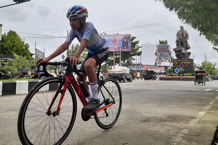 Yudha Wiratama (14), siswa SMPN 1 Kesugihan, Kabupaten Cilacap bersepeda ke Semarang demi menemui Gubernur Jawa Tengah, Ganjar Pranowo.
