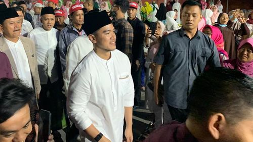 Istigasah di Kota Madiun, Kaesang Muncul dan Bicara soal Hak Pilih