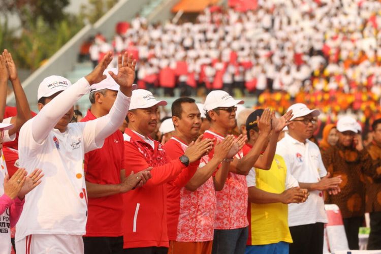 Menteri Pemuda dan Olahraga Imam Nahrawi (ketiga dari kanan) menghadiri acara puncak peringatan Hari Olahraga Nasional (Haornas) di Magelang, Jawa Tengah, Sabtu (9/9/2017).