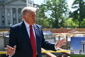 Niat Langsung Kerjakan Ballroom Disetop Hakim, Trump Murka dan Semprot Pengadilan