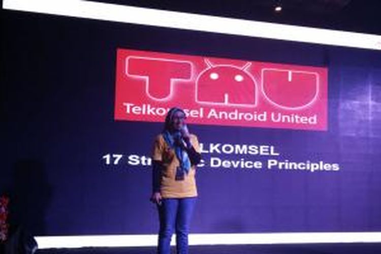 Rini Widaryani, VP Prepaid & Broadband Marketing Telkomsel di acara peluncuran Telkomsel Android United di Jakarta, Selasa (2/12/2014).