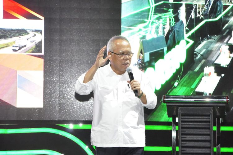 Menteri PUPR, Basuki Hadimuljono saat memberikan sambutan di acara Foreng 10 yang diselenggarakan oleh WIKA Persero, Selasa (12/11/2019).