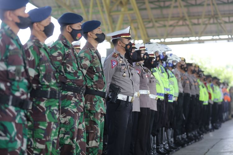 Ribuan personel Polisi, TNI, Satpol PP dan Dishub Kabupaten Bandung disiagakan di 51 Posko mudik lebaran yang tersebar di wilayah Kabupaten Bandung, Jawa Barat.