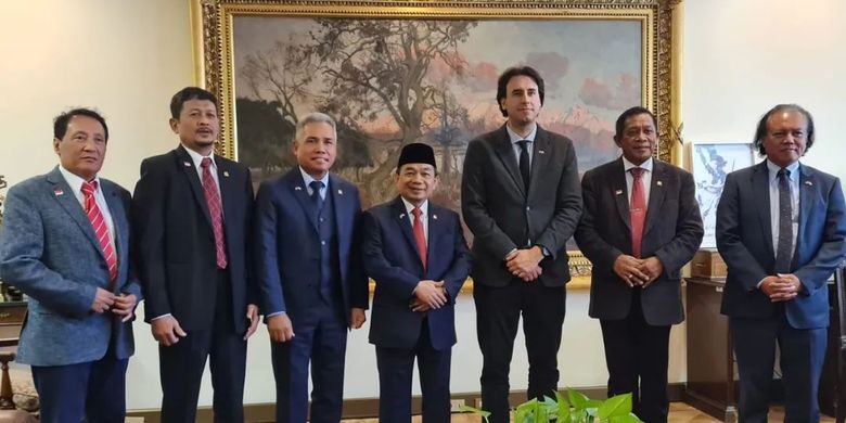 Grup Kerja Sama Bilateral (GKSB) Dewan Perwakilan Rakyat (DPR) Republik Indonesia (RI)-Parlemen Chile mengadakan pertemuan dengan Parlemen Chile di Valparaiso, Chile, Rabu (16/11/2022).