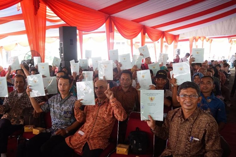 Sebanyak 41.247 sertifikat tanah diserahkan kepada masyarakat di Kalimantan Barat
