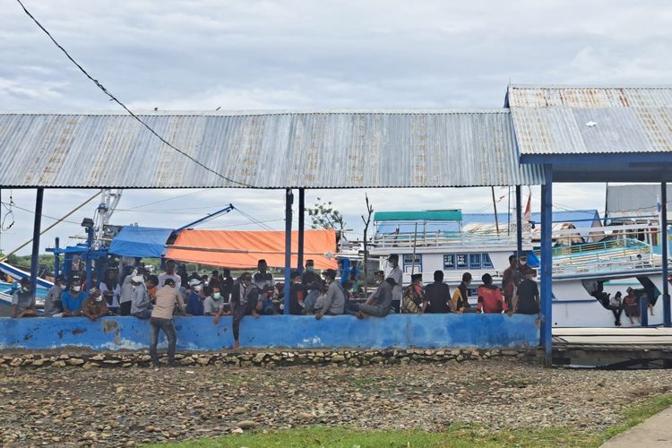 Warga di Kampung Nelayan di Desa Pajukukang, Kecamatan Bontoa, Maros.