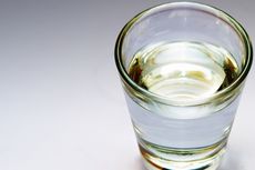 6 Alasan Harus Cukup Minum Air Putih