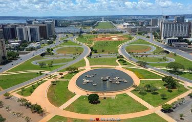 Lanskap kota Brasilia, yang merupakan ibu kota negara Brasil sejak tahun 1960