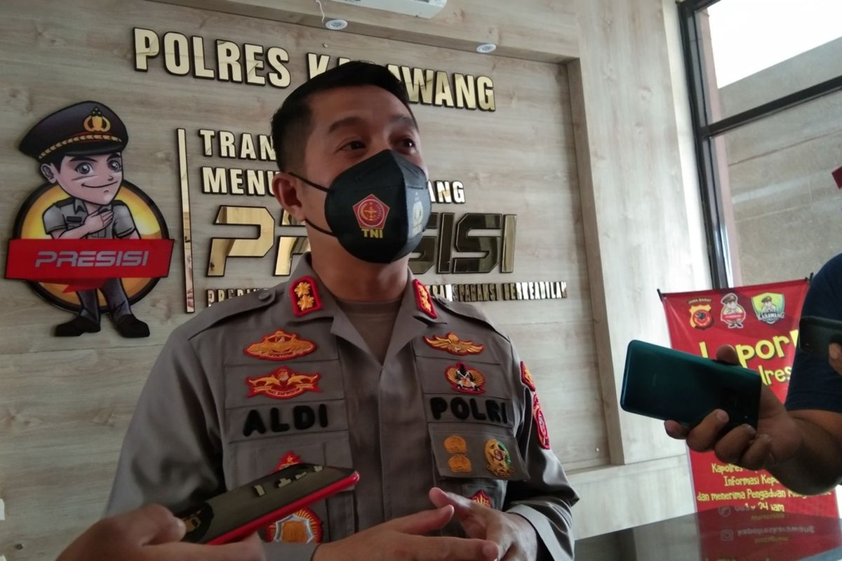 Kepala Polisi Resor (Kapolres) Karawang Ajun Komisaris Besar Polisi (AKBP) Aldi Subartono