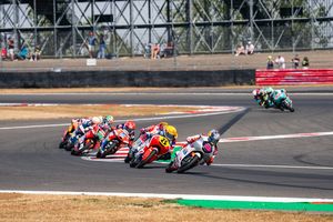 Veda Pratama dan Mario Aji Latihan Bareng Marc Marquez di Aragon