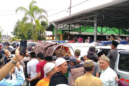 4 Jenazah Remaja Masjid Korban Tabrakan di Tebing Tinggi Dimakamkan