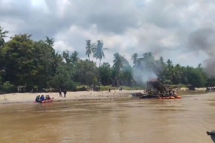 Warga Kuansing Mengamuk Saat PETI Ditertibkan, Wartawan Ikut Jadi Korban
