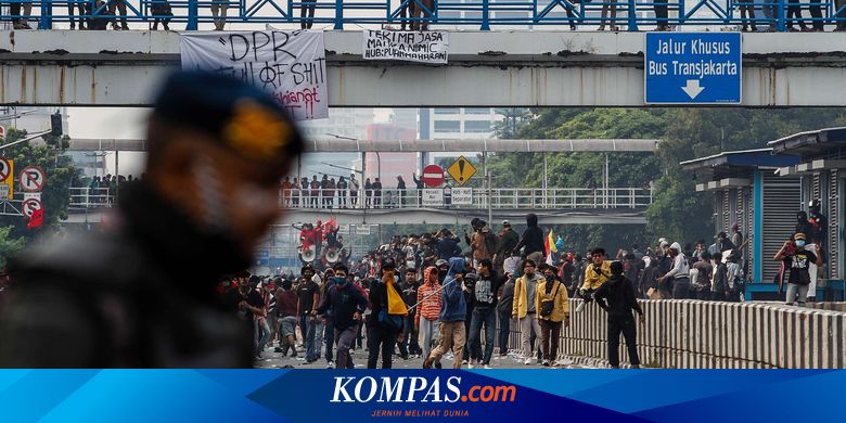 Kabar Demokrasi Di Omnibus Cipta Kerja Halaman All Kompas Com