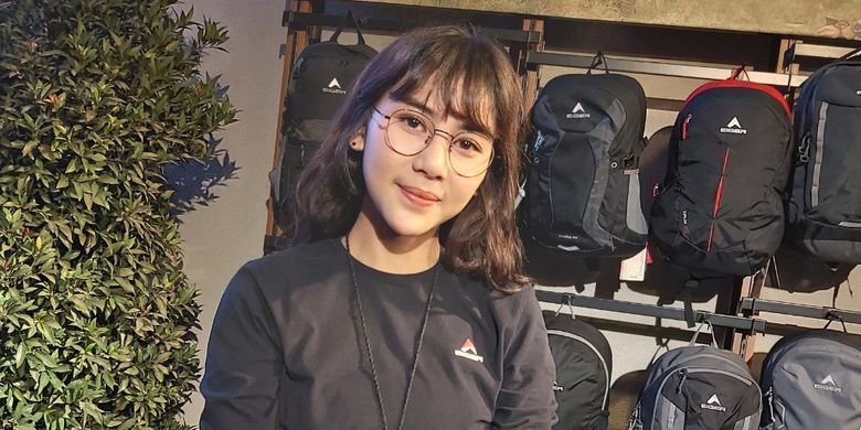 Cerita Adinda Thomas Alami Halusinasi Saat Mendaki Gunung Halaman All Kompas Com
