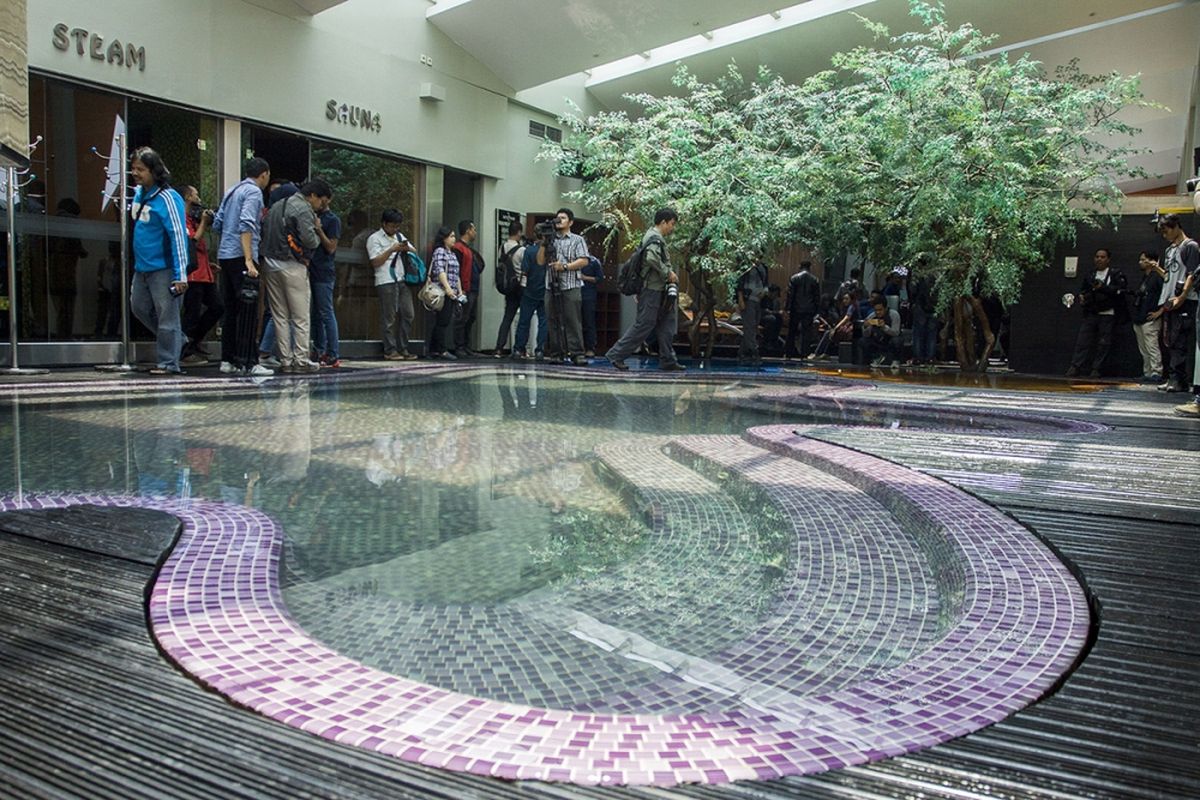 Suasana ruang berendam di Hotel dan Griya Pijat Alexis, Jakarta, Selasa (31/10/2017). Per Selasa, 31 Oktober ini, griya pijat di lantai 7 Alexis ditutup menyusul keputusan Pemerintah Provinsi DKI Jakarta yang menolak permohonan Tanda Daftar Usaha Pariwisata (TDUP) Alexis.