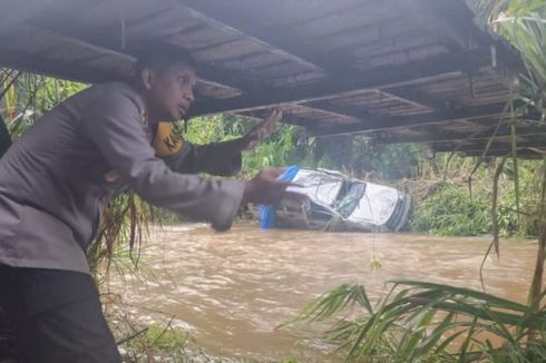 Kronologi Mobil Pemudik Terseret Arus Sungai di Tapsel, Korban Tewas Jadi 8 Orang
