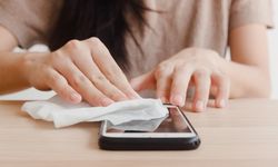 Tisu Basah Lepaskan Mikroplastik ke Sungai, Bahaya untuk Lingkungan