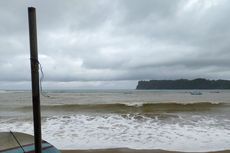 Gelombang Tinggi, Masyarakat Diminta Tak Beraktivitas di Bibir Pantai Malang Selatan
