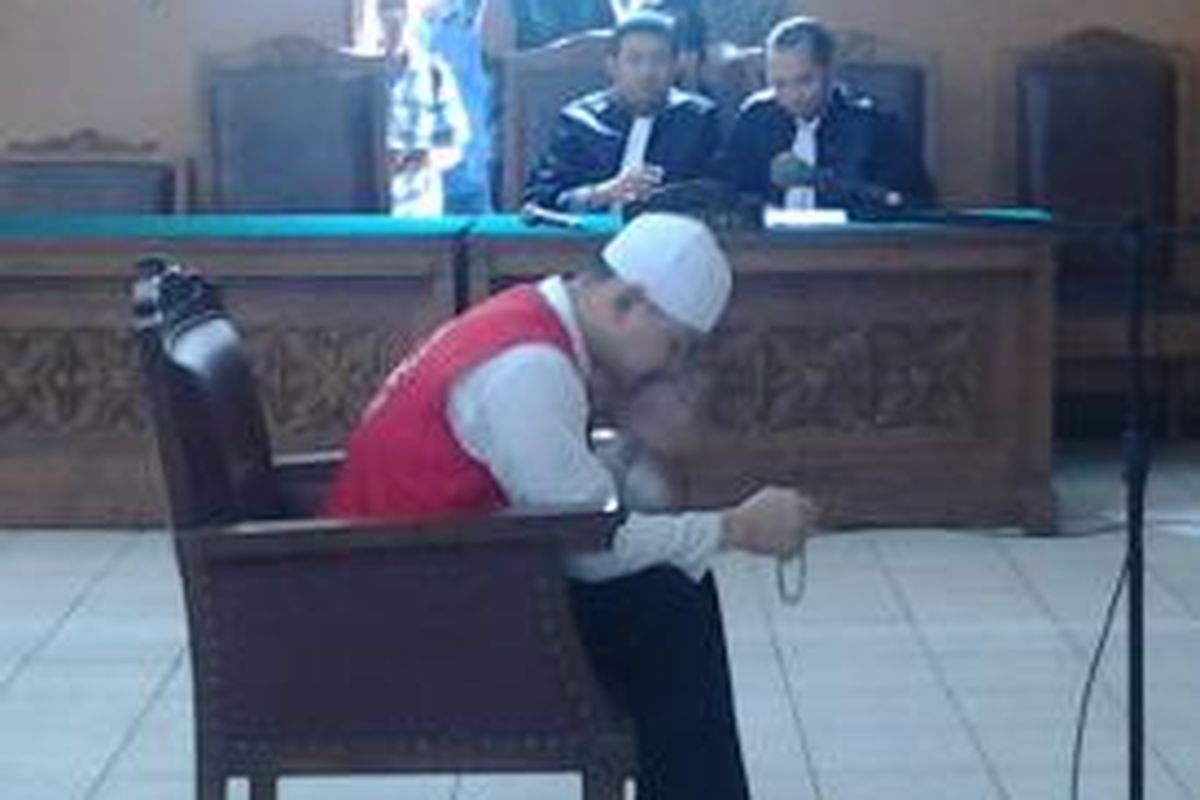 Guntur Bumi saat menjalani sidang di Pengadilan Negeri Jakarta Selatan, Rabu (27/8/2014).