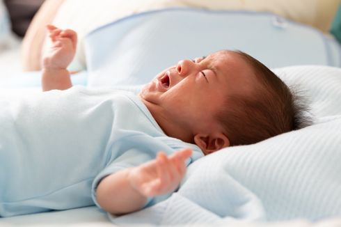 Cara Mengatasi Perut Kembung pada Bayi