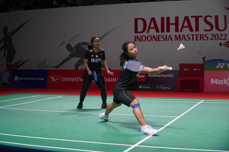 Ganda putri Tanah Air, Anisanaya Kamila/Az Zahra Ditya Ramadhani, ketika melakoni laga babak pertama atau 32 besar Indonesia Masters 2022 di Istora Senayan, DKI Jakarta, pada Rabu (8/6/2022).