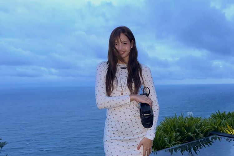 Gaya Lisa BLACKPINK di Bali Jadi Sorotan, Simpel tapi Tetap Stylish