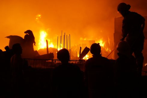 50 Lapak Pemulung Dekat Pasar Kambing Bangka Ludes Terbakar