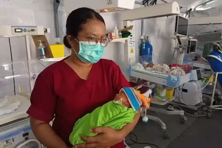 Lahir Prematur 1,3 Kg Saat Gempa Flores, Bayi Gempita Berjuang di Inkubator RSUD Aeramo
