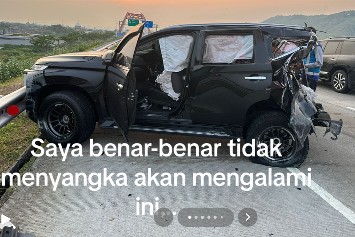 Kondisi mobil Pajero usai ditabrak bus PO Haryanto