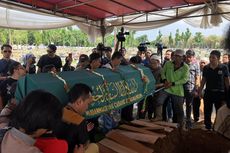 Suasana Haru Selimuti Pemakaman Cecep Reza 'Bombom'