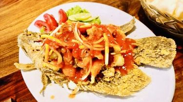 Resep Gurame Goreng Saus Asam Manis, Ide Menu Buka Puasa Keluarga