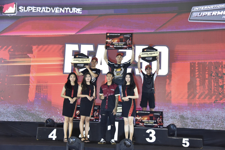 Farudilla Adam sukses merengkuh gelar Juara Umum FFA 250 SuperAdventure International Supermoto Race (SISR) Seri Kejurnas 2023.