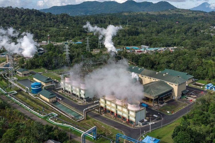 Dua proyek panas bumi tengah disiapkan, yakni PLTP Kepahiang dan PLTP Hululais, dengan total kapasitas 220 MW.