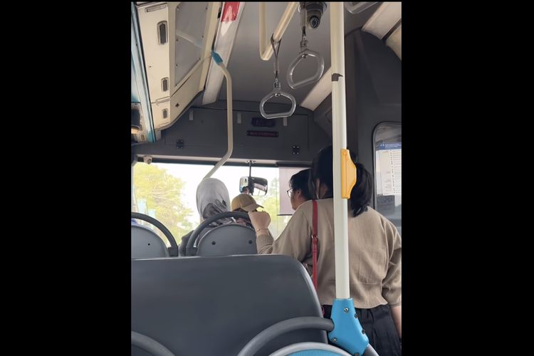 Viral Dugaan Pencopetan di Transjakarta Rute Bandara Soetta, Digagalkan Penumpang