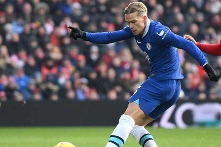 Mykhailo Mudryk saat melewati peluang mencetak gol buat Chelsea ke gawang Liverpool dalam pekan ke-21 Liga Inggris 2022-2023. Laga Liverpool vs Chelsea digelar di Stadion Anfield pada Sabtu (21/1/2023). Terkini, Mudryk main sejak menit pertama pada laga pekan ke-22  Chelsea vs Fulham di Stamford Bridge, Sabtu (4/2/2023) dini hari WIB. Dia diganti menjelang babak kedua karena tidak fit. (Photo by Laurence Griffiths/Getty Images) (Photo by LAURENCE GRIFFITHS / GETTY IMAGES EUROPE / Getty Images via AFP)