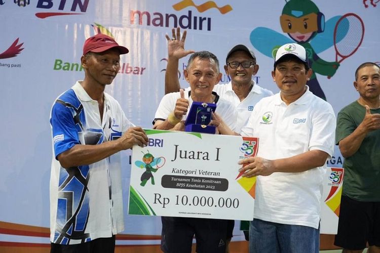 Juara 1 Kategori Veteran Kementerian/Lembaga diraih oleh Dinas Pendidikan Provinsi Jawa Tengah. 