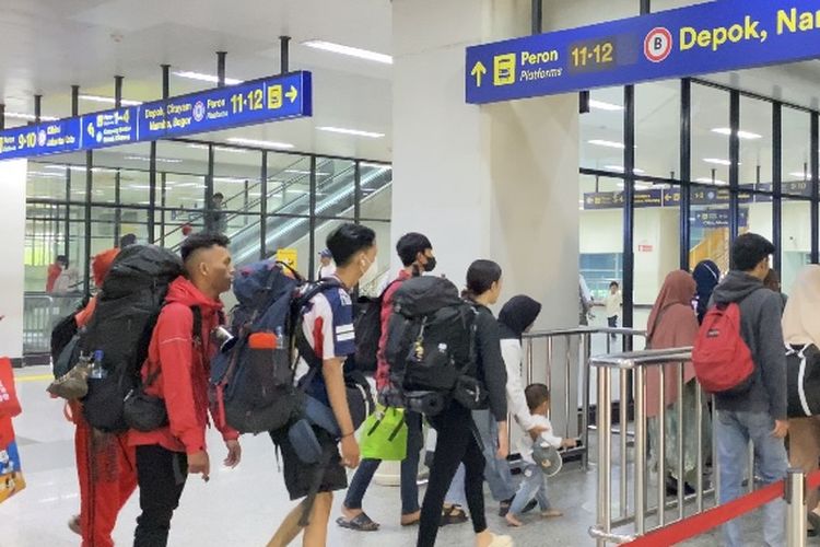 Tak Mudik Lebaran, Mahasiswa Rantau Rayakan Hari Raya Jauh dari Keluarga