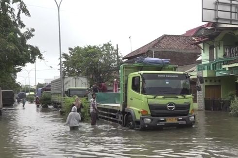 Banjir, RSI Sultan Agung Semarang Tutup Layanan Poliklinik dan Pasien Pulang Dievakuasi Mobil Brimob