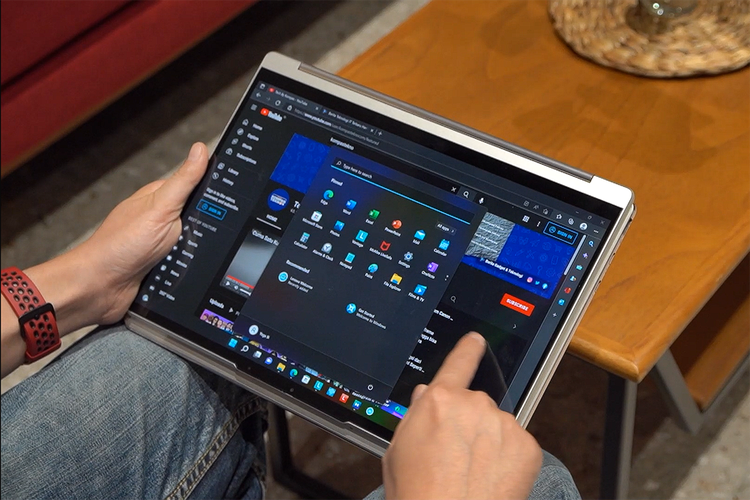 Layaknya laptop convertible atau 2-in-1, Lenovo Yoga 9i memiliki layar sentuh dan bisa digunakan seperti tablet.