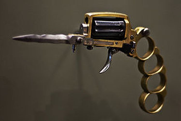 Senjata api berbentuk pisau, Apache Revolver. [Via Outdoorlife.com]