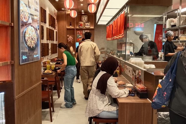 Tempat Makan di Jakarta Ini Terinspirasi Gang di Jepang, Bisa Lihat Live Cooking