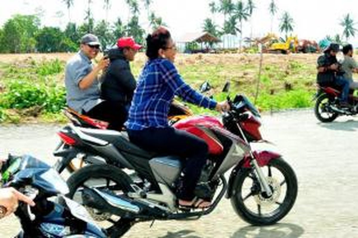 Foto Menteri Kelautan dan Perikanan Susi Pudjiastuti. Foto ini diunggah di akun Facebook yang mengatasnamakan Susi Pudjiastuti, Kamis (20/11/2014). 