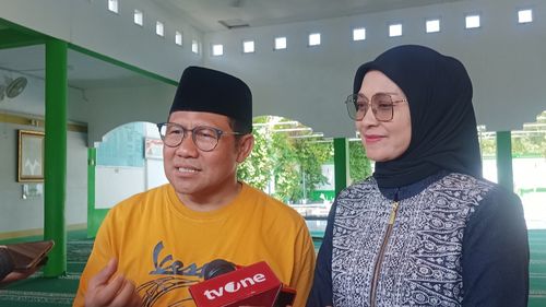Hari Tenang Pemilu, Cak Imin Sowan ke Rumah Ibu dan Ziarah ke Makam Kakek Buyut di Jombang