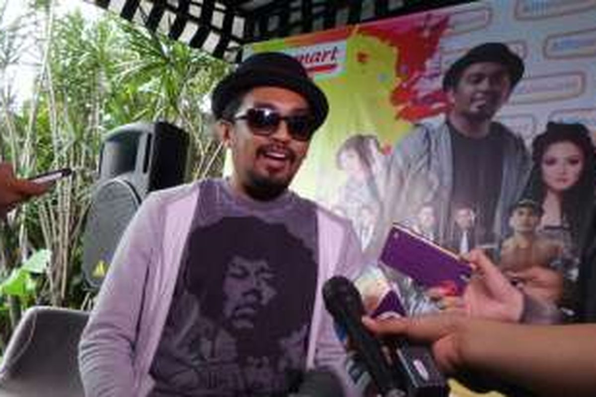 Vokalis Glenn Fredly saat ditemui di jumpa pers Alfatainment di kawasan Cipete, Jakarta Selatan, Rabu (27/4/2016). 