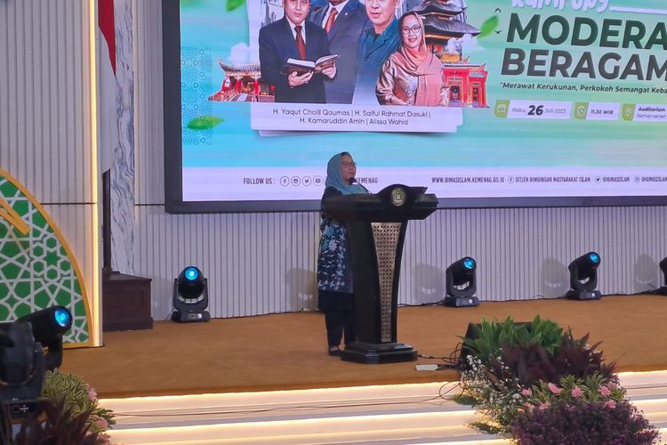 Putri Presiden ke-4 Abdurrahman Wahid atau Gus Dur sekaligus Ketua PBNU Alissa Wahid di Kementerian Agama, Jakarta Pusat, Rabu (26/7/2023). 